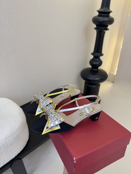 Босоножки фото 5