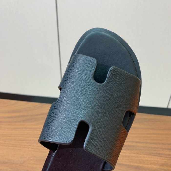 Шлепанцы женские фото 7