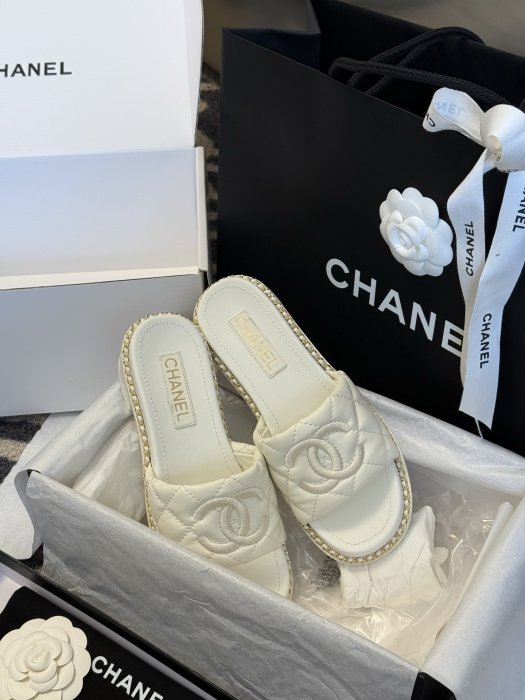 Шлепанцы фото 2