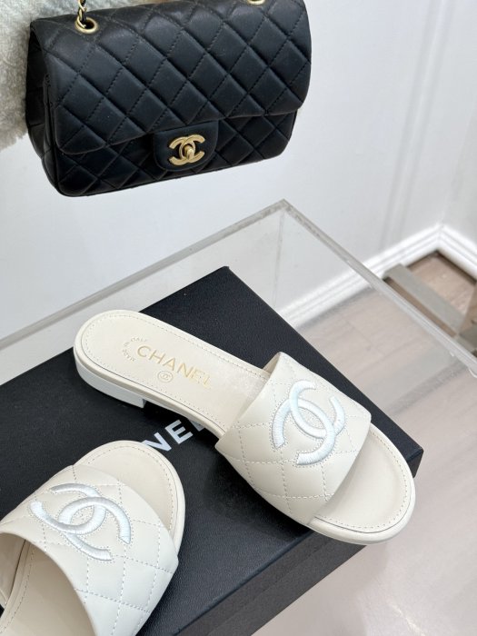 Шльопанці фото 5