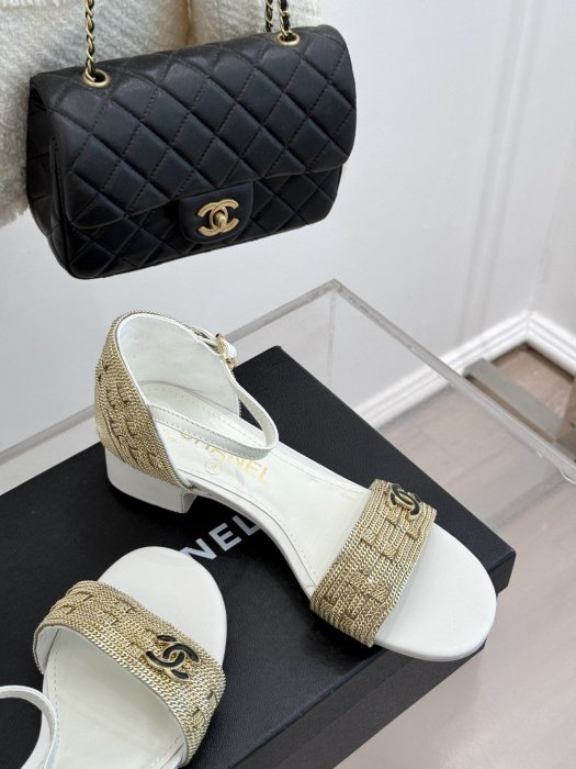 Босоножки фото 5