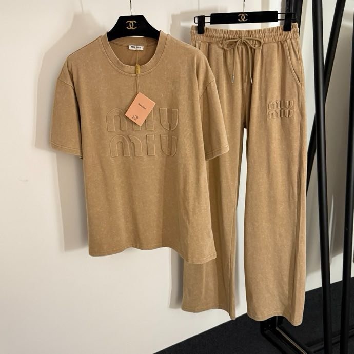 Костюм женский фото 11