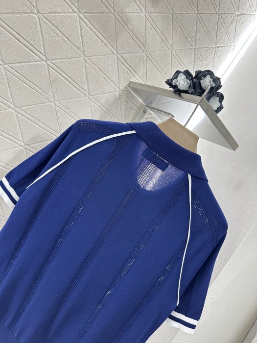 Футболка жіноча фото 4