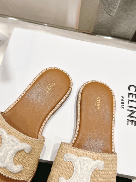 Шлепанцы женские фото 7