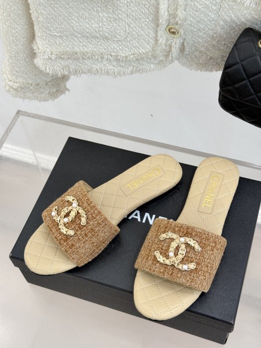 Шлепанцы женские фото 2