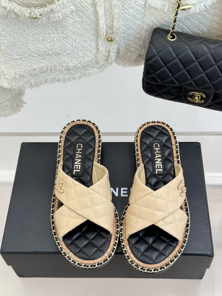 Шльопанці жіночі фото 4