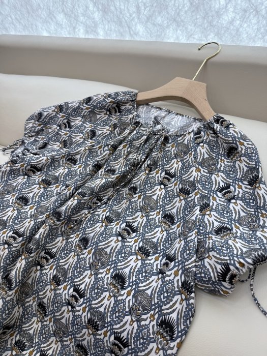 Футболка жіноча фото 7