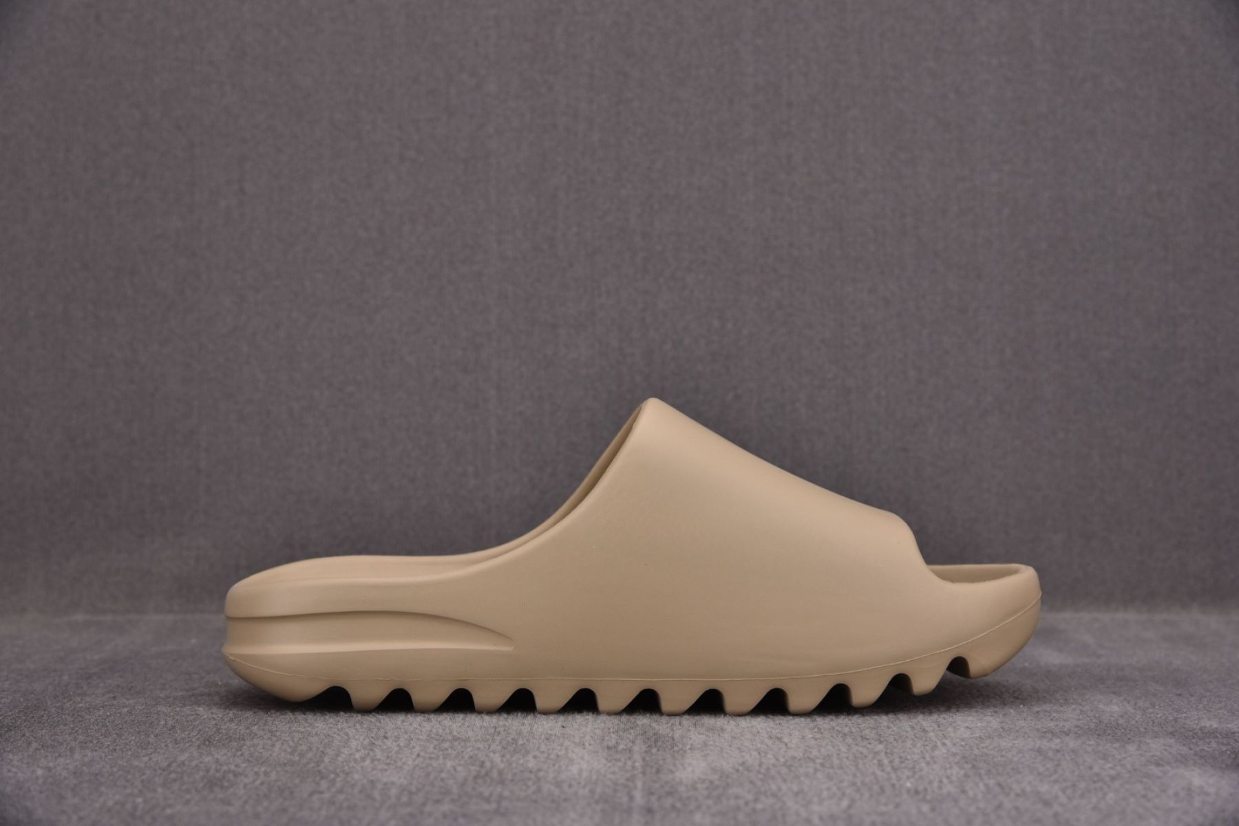 Sneakers Yeezy Slide - the size 39 фото 2