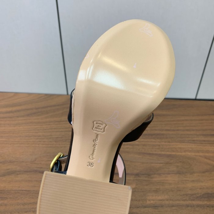 Босоножки фото 9