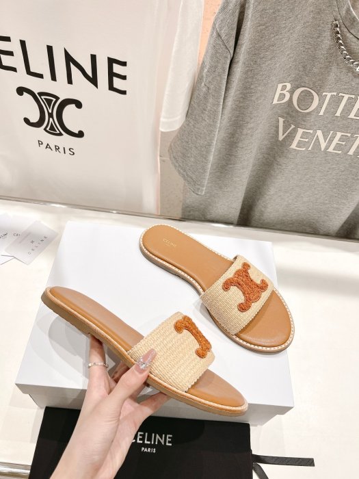 Шлепанцы женские фото 3