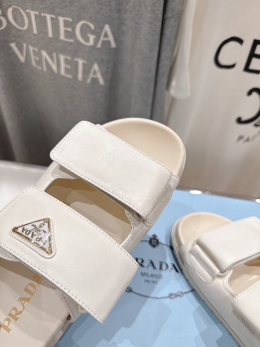 Шлепанцы женские фото 7