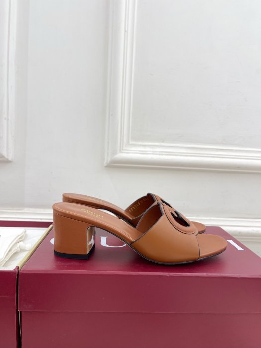 Босоножки фото 2