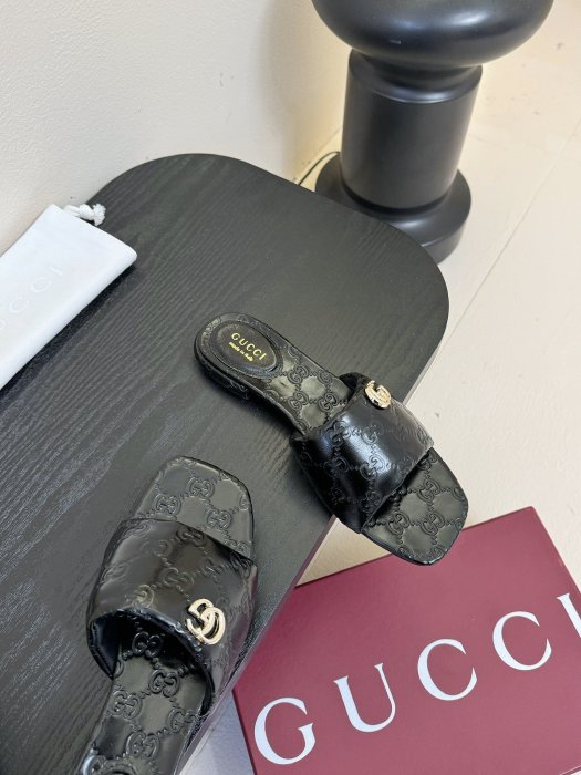 Шлепанцы фото 4