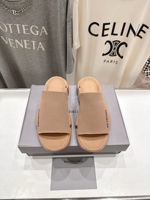 Шлепанцы женские