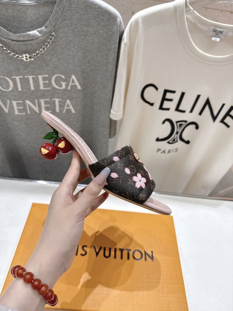 Босоніжки фото 5