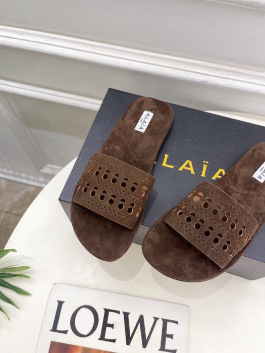 Шлепанцы женские фото 6