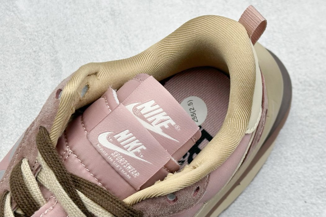 Кроссовки Sacai X NIKe vaporWaffle фото 8