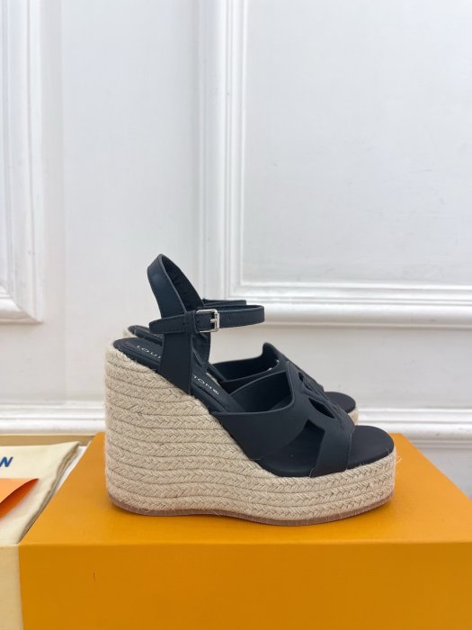 Босоножки фото 2