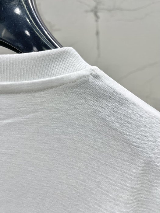 T-shirt women's фото 6