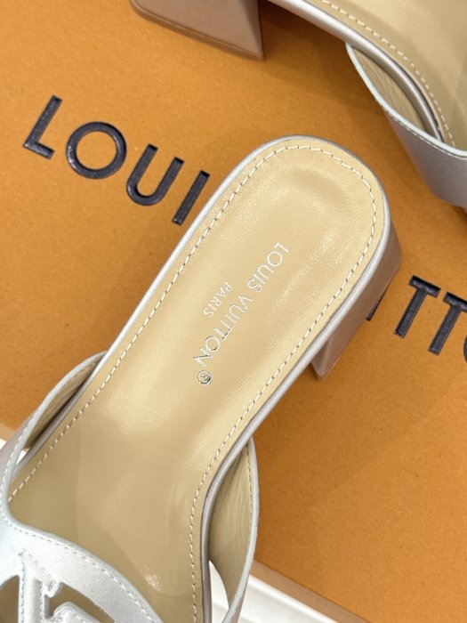 Босоножки фото 8