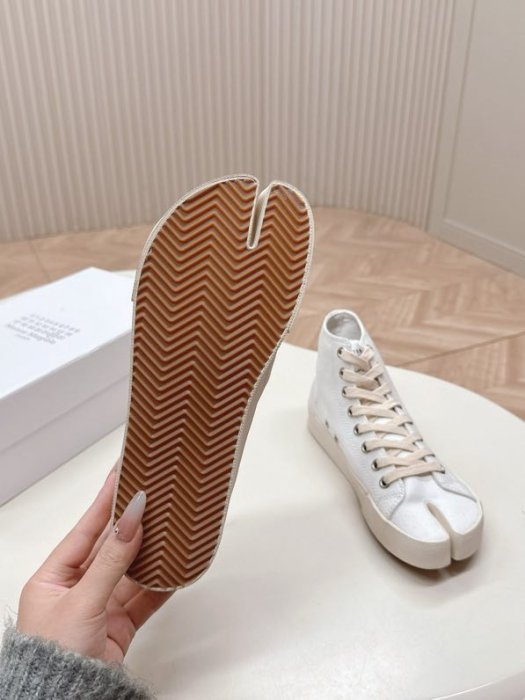 Кеди жіночі з роздвоєним носком фото 9