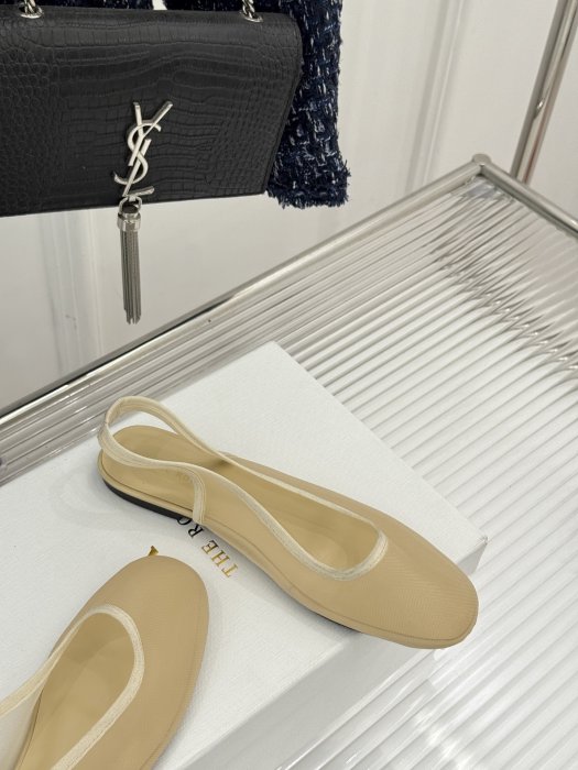 Босоножки фото 5