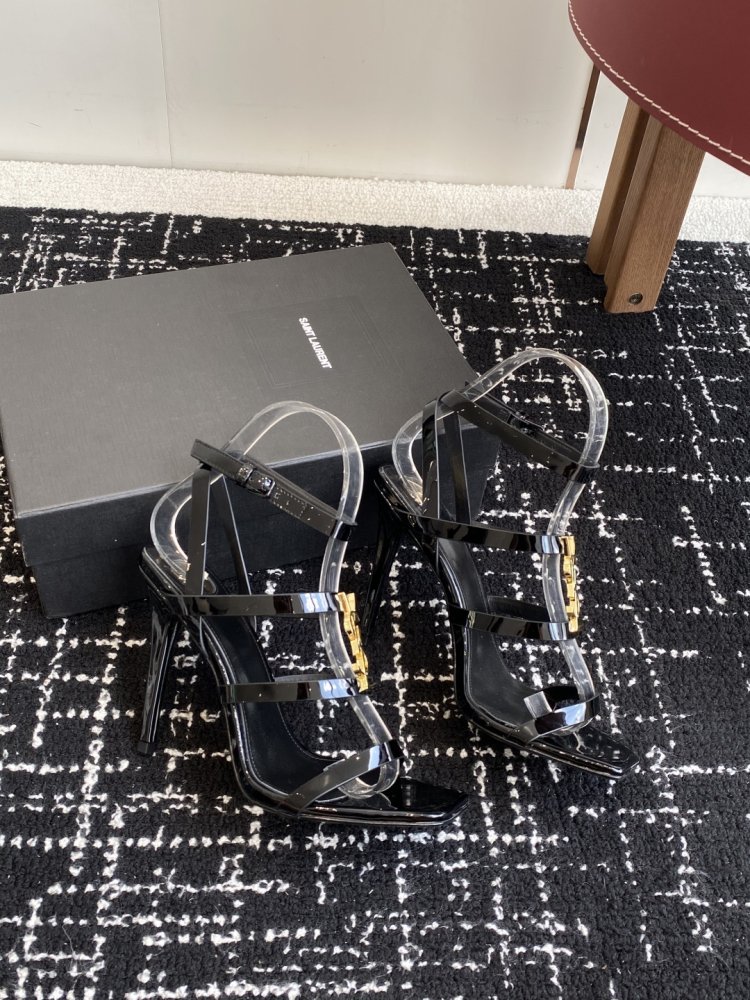 Босоножки фото 5