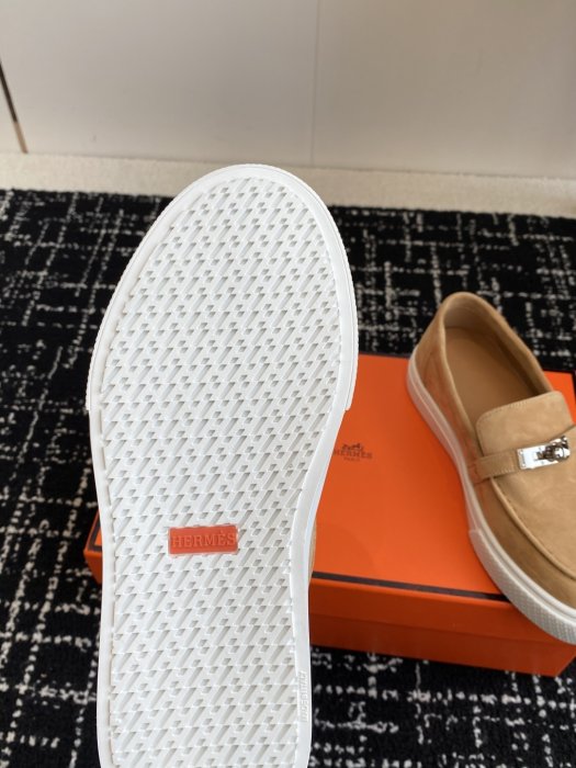 Лоферы кожаные женские фото 9