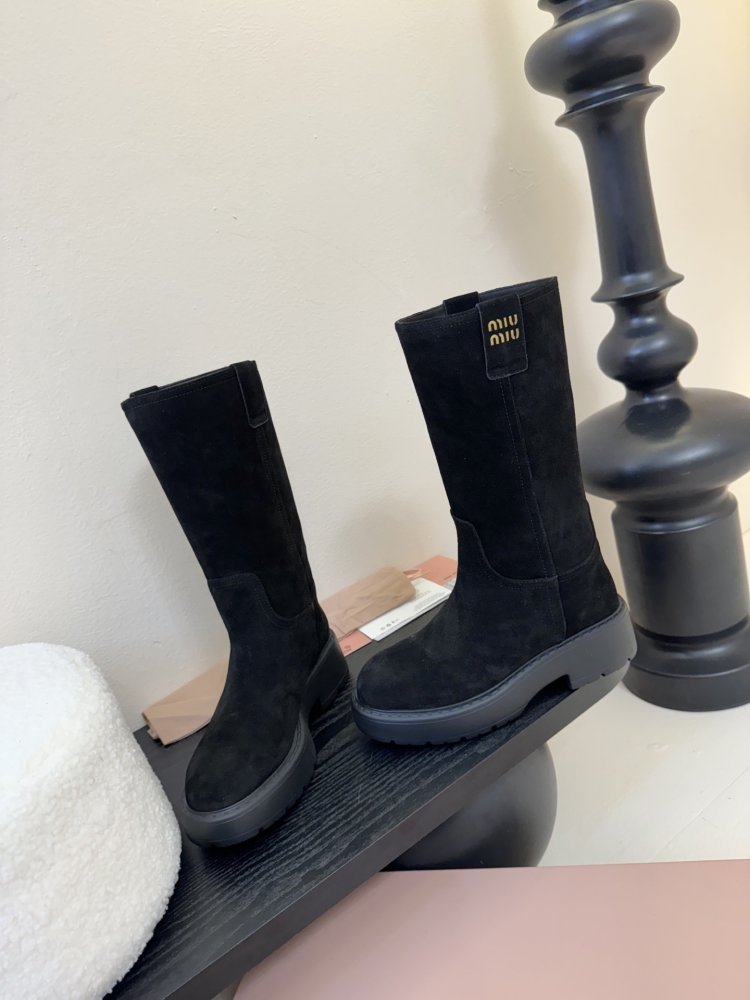 Сапоги женские фото 3