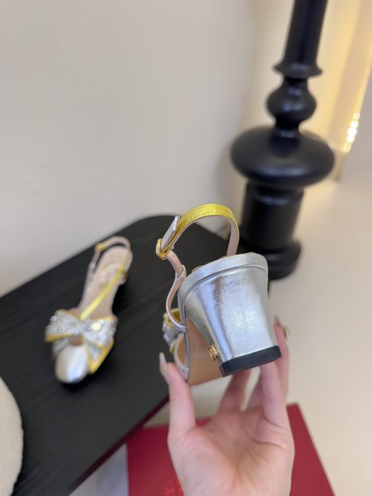 Босоножки фото 6