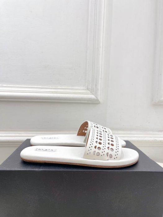 Шлепанцы женские фото 5