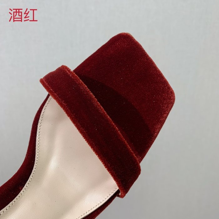 Босоножки фото 4