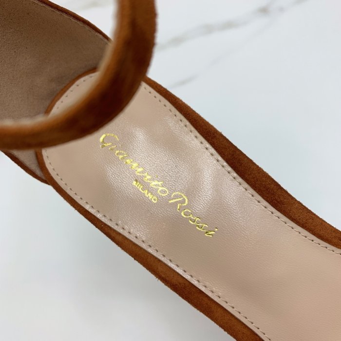 Босоножки фото 9