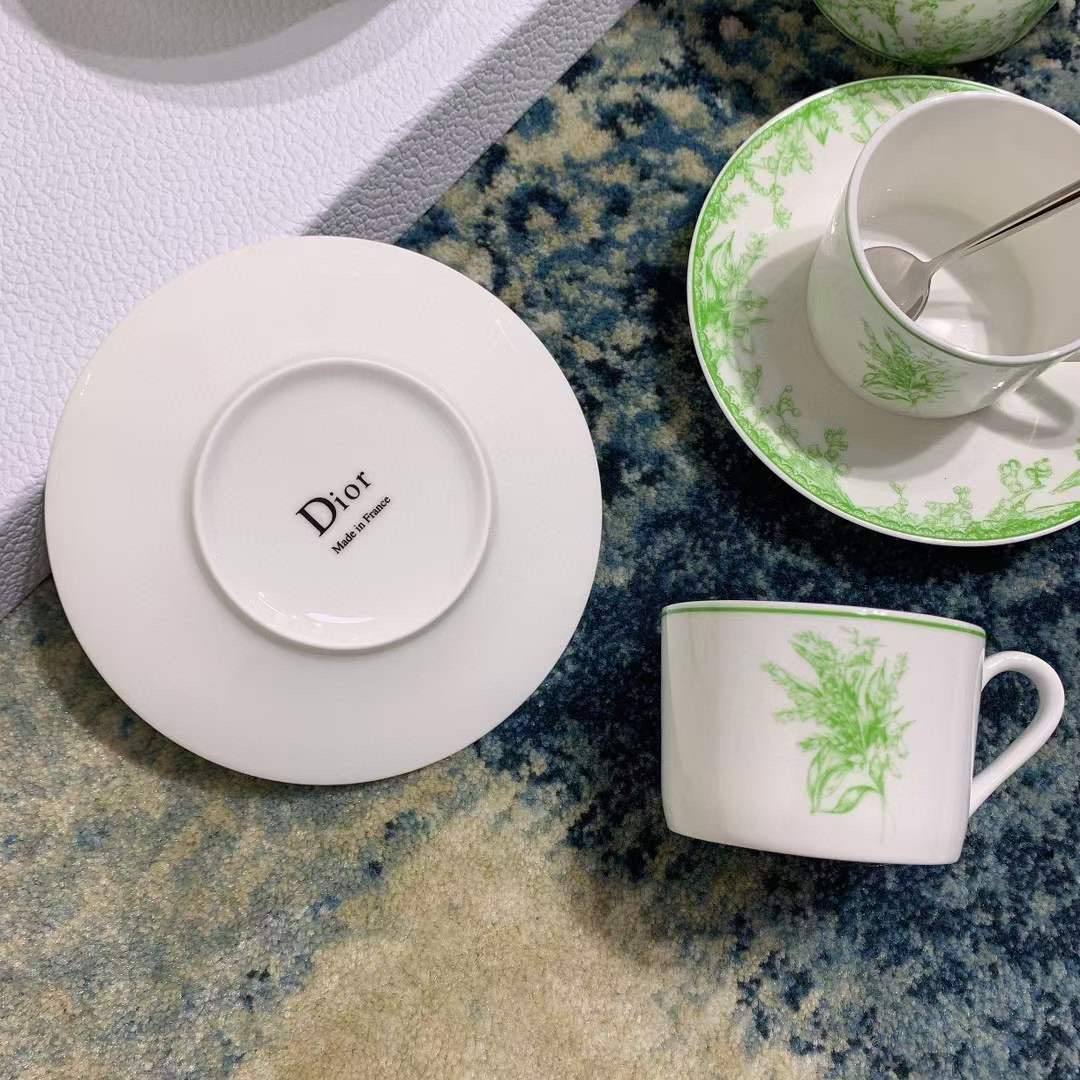 Tea service of bone porcelain (21 element) фото 6