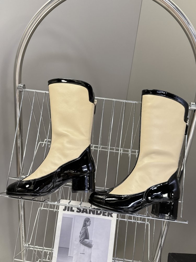 Boots women's фото 6