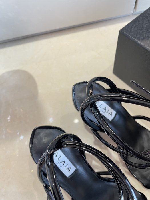 Босоножки фото 4