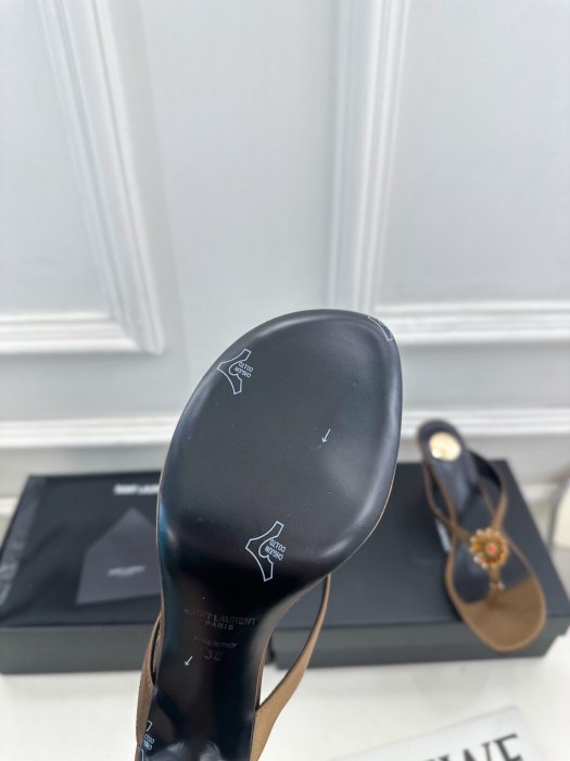 Босоножки фото 9