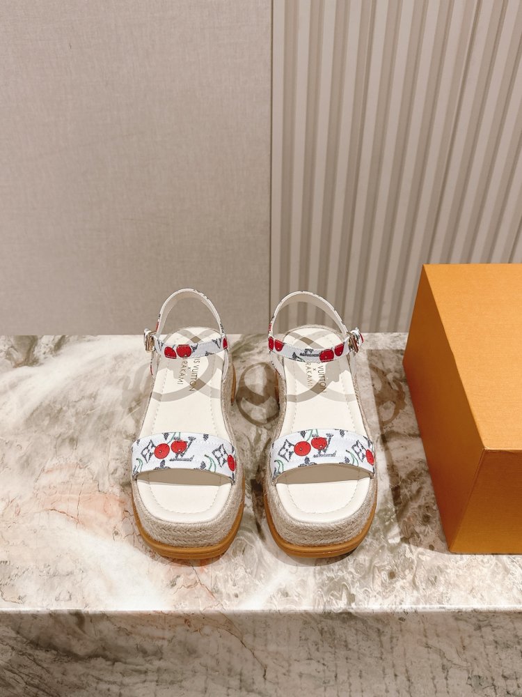 Сандалии женские