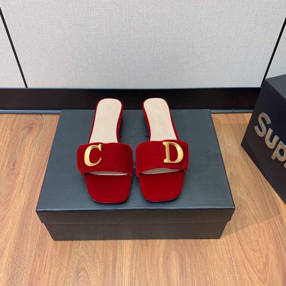 Шлепанцы женские фото 2