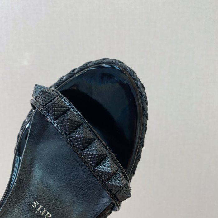 Босоножки фото 5