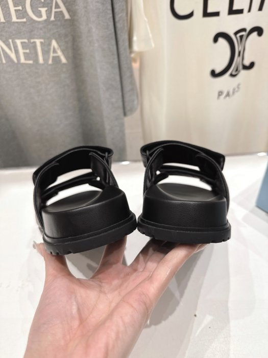 Шлепанцы фото 8