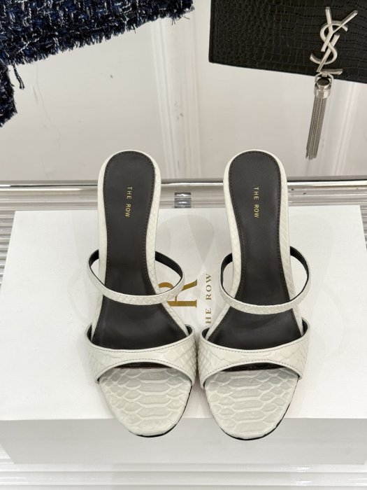 Босоножки фото 4