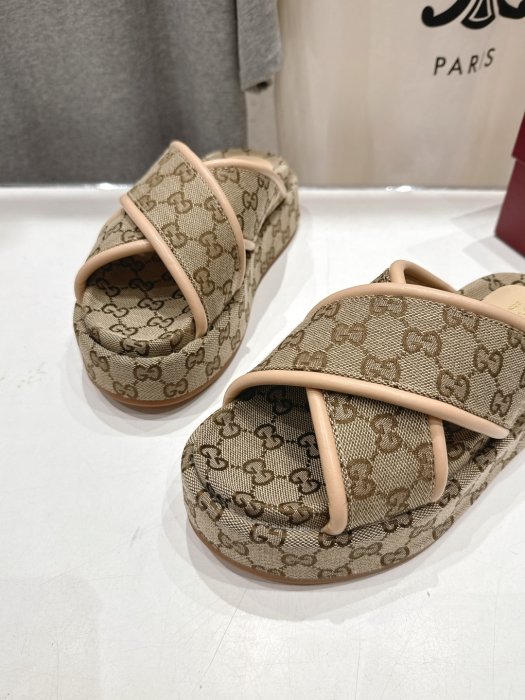 Шлепанцы фото 7