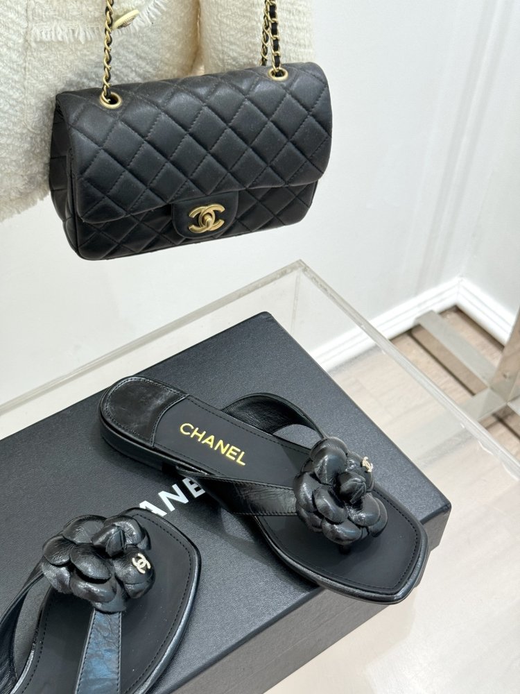 Шлепанцы женские фото 5