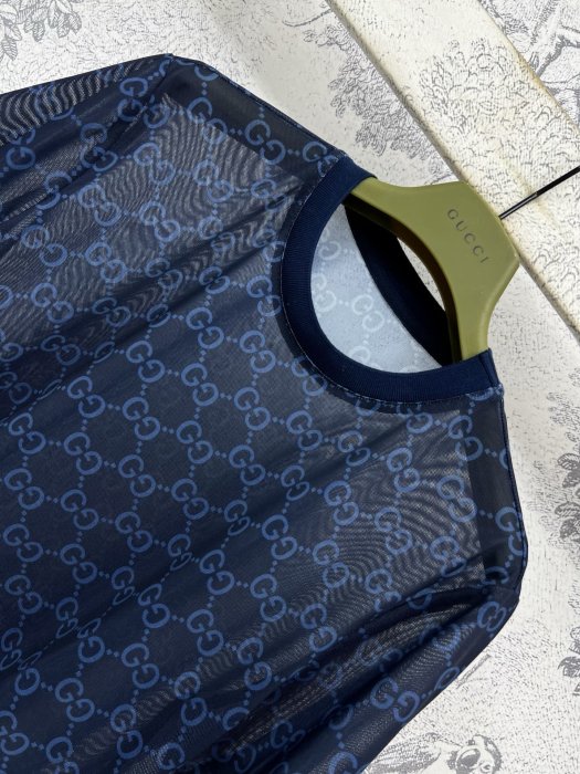 T-shirt women's фото 2