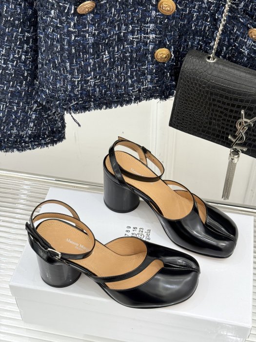 Босоніжки з роздвоєним носком фото 3