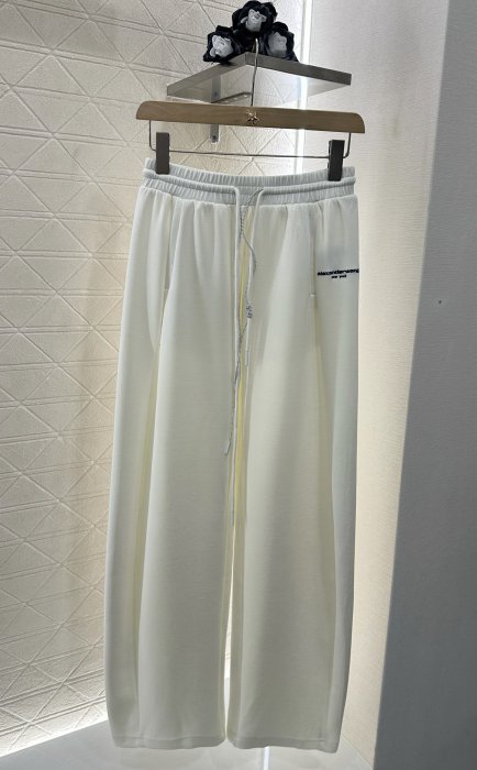 Брюки жіночі