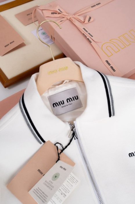 Blouse on lightning фото 5