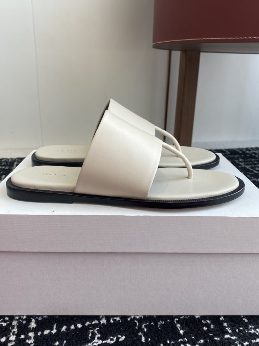 Шлепанцы женские фото 2