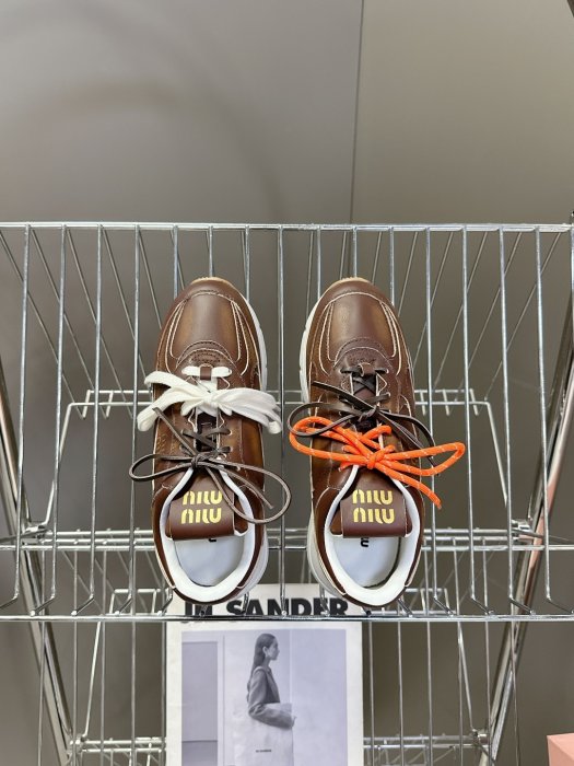 Кроссовки женские фото 6